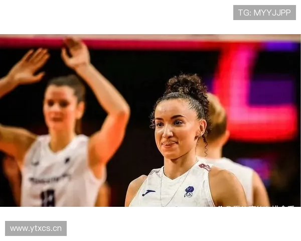 网球赛事精彩纷呈 世界排名前十选手激战正酣 谁将摘得桂冠引发关注